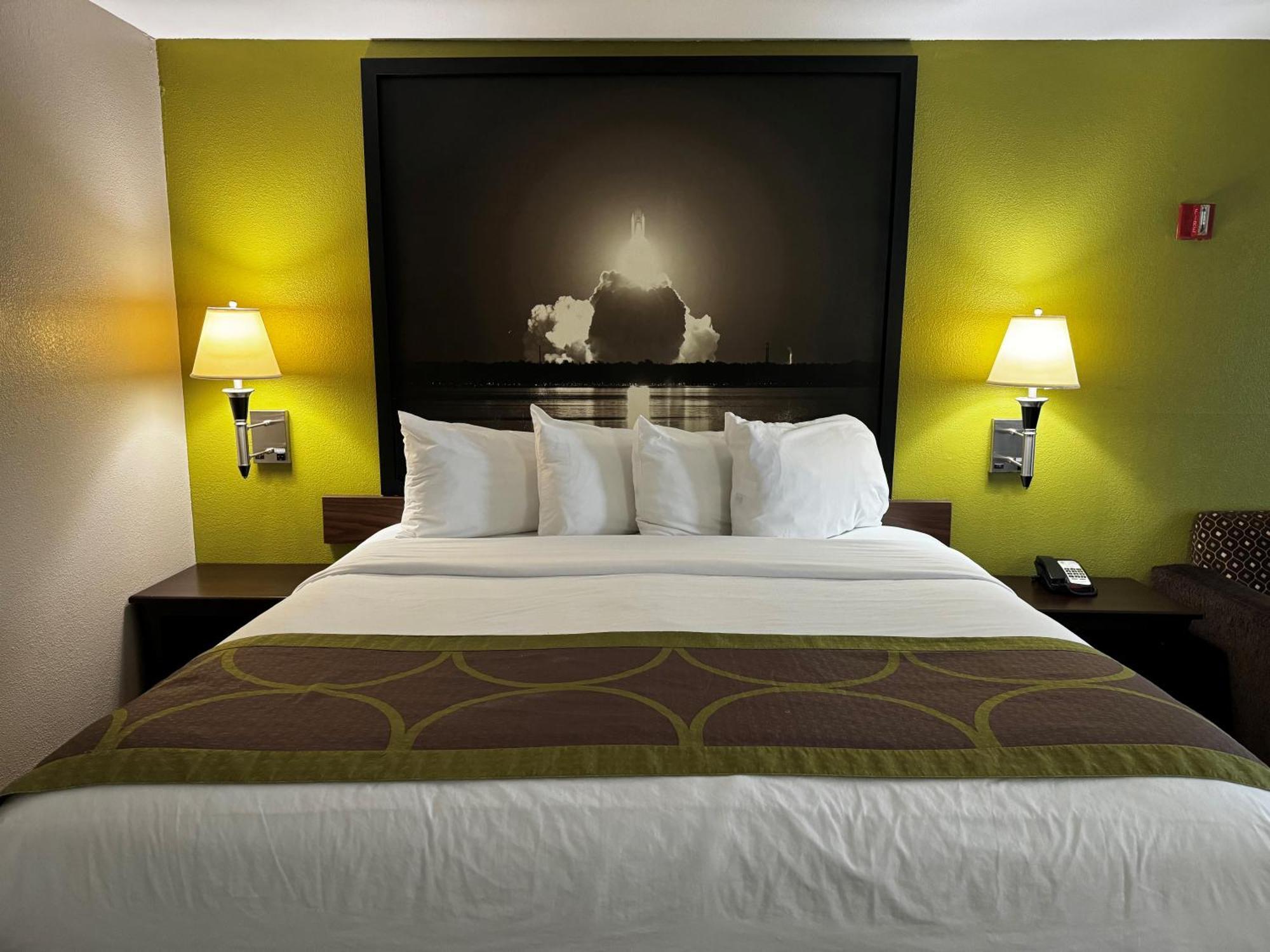 Super 8 By Wyndham Houston Webster Nasa Hotel Екстериор снимка