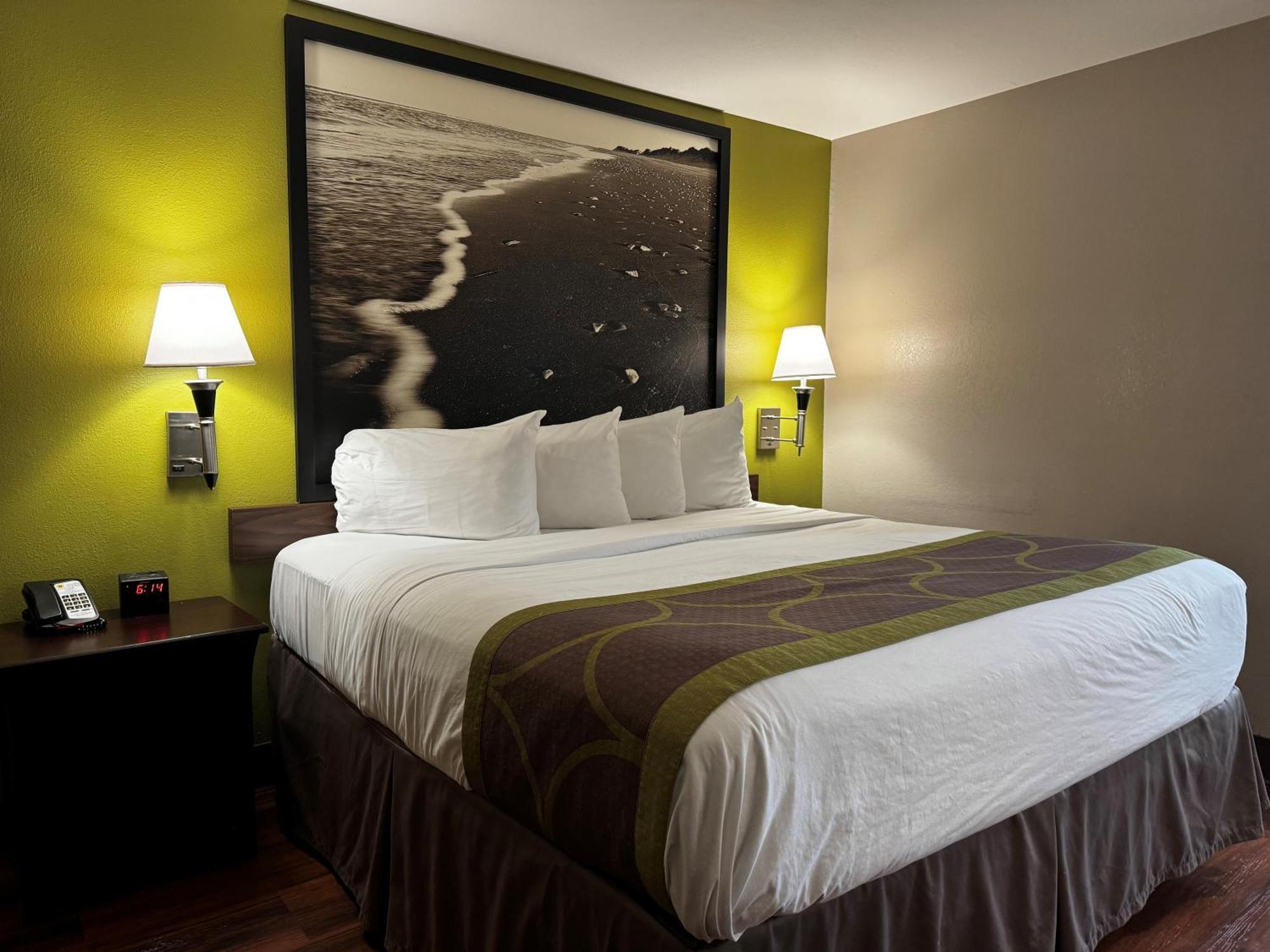 Super 8 By Wyndham Houston Webster Nasa Hotel Екстериор снимка