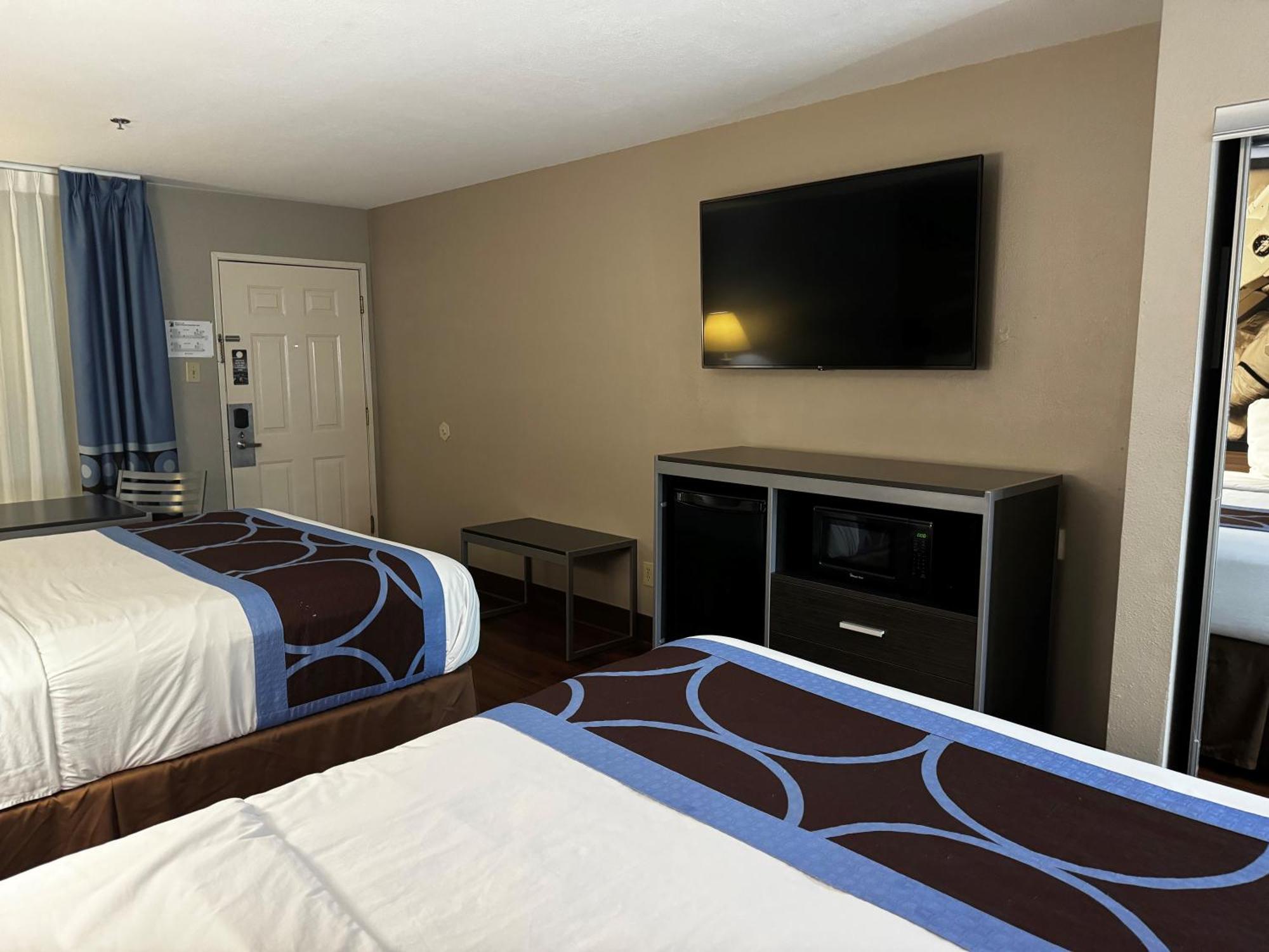 Super 8 By Wyndham Houston Webster Nasa Hotel Екстериор снимка