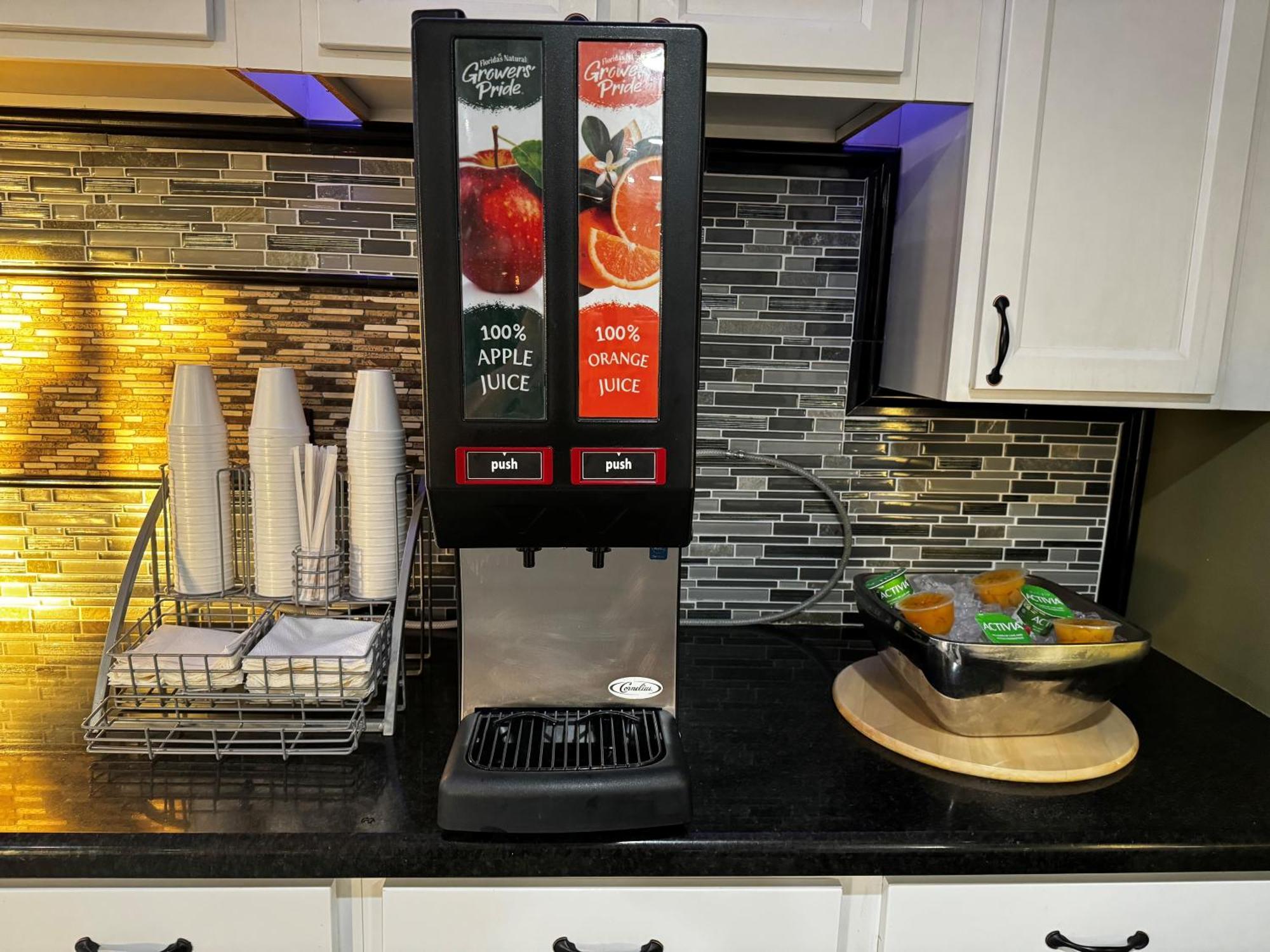Super 8 By Wyndham Houston Webster Nasa Hotel Екстериор снимка