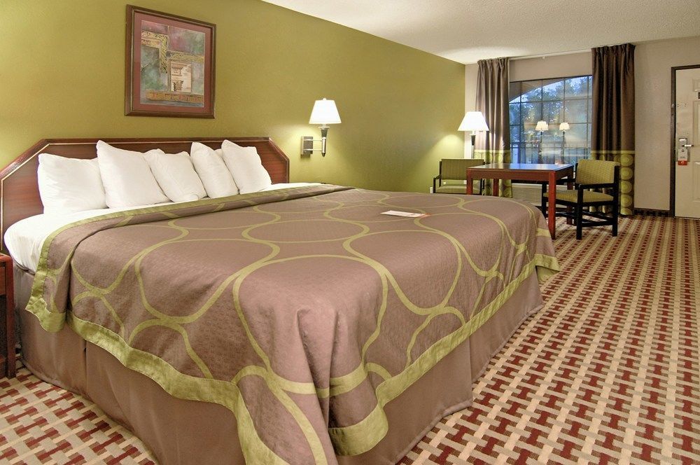 Super 8 By Wyndham Houston Webster Nasa Hotel Екстериор снимка