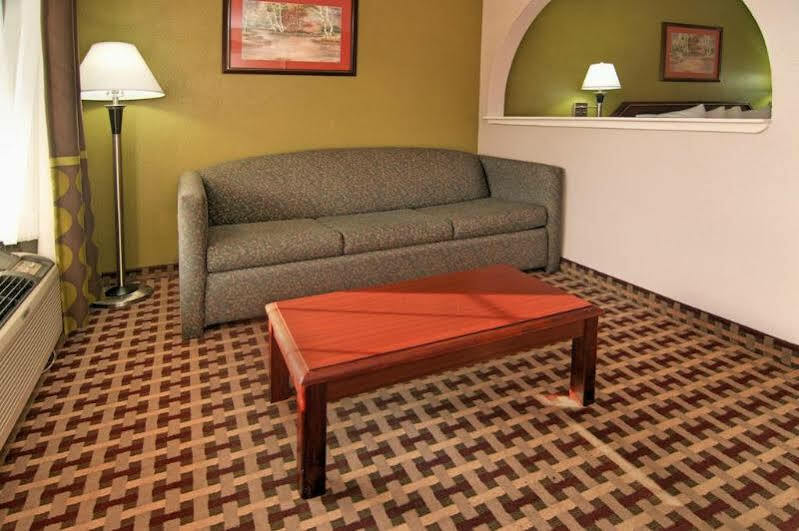 Super 8 By Wyndham Houston Webster Nasa Hotel Екстериор снимка